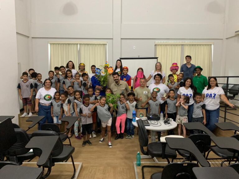 Leia mais sobre o artigo CIAAT doa mudas nativas e conversa com alunos da Escola Municipal Adélia Ribas