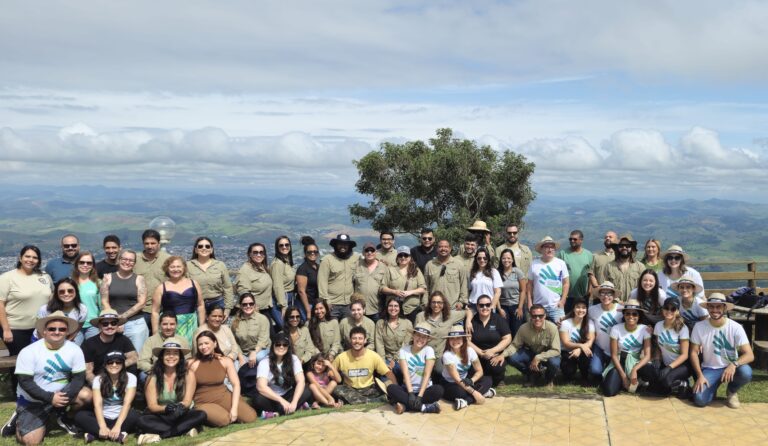 Leia mais sobre o artigo CIAAT participa de plantio de árvores no Pico da Ibituruna